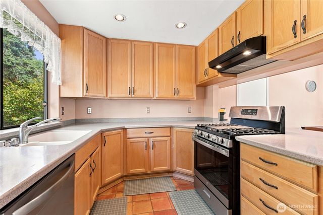 6409 Chennault Beach Drive, Mukilteo, WA 98275