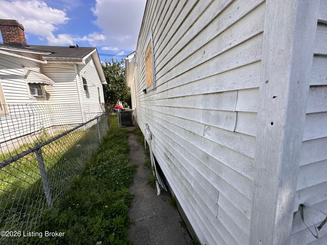 2732 Montana Ave, Louisville, KY 40208
