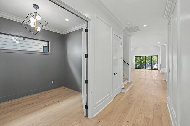 1112 Caldwell Ln, Nashville, TN 37204