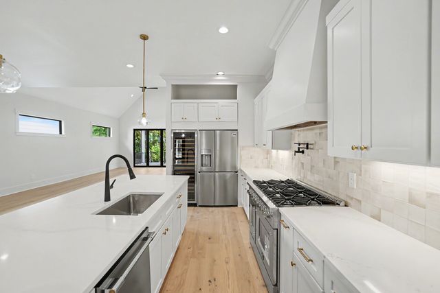 1112 Caldwell Ln, Nashville, TN 37204