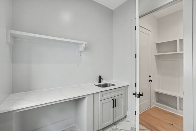 1112 Caldwell Ln, Nashville, TN 37204