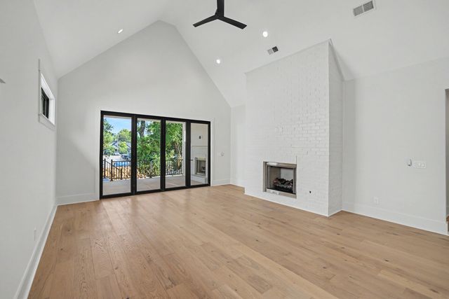 1112 Caldwell Ln, Nashville, TN 37204