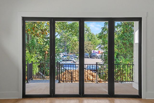 1112 Caldwell Ln, Nashville, TN 37204