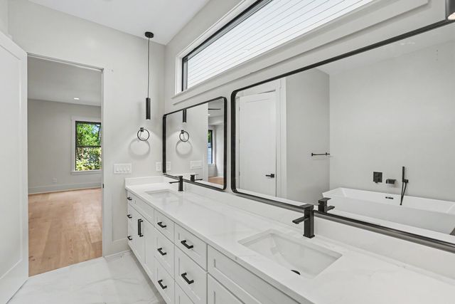 1112 Caldwell Ln, Nashville, TN 37204