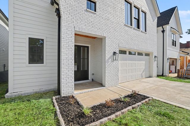 1112 Caldwell Ln, Nashville, TN 37204