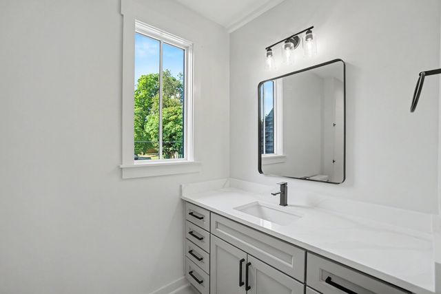 1112 Caldwell Ln, Nashville, TN 37204