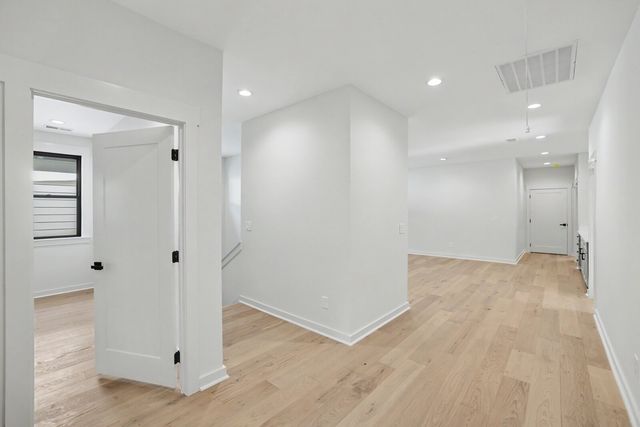 1112 Caldwell Ln, Nashville, TN 37204