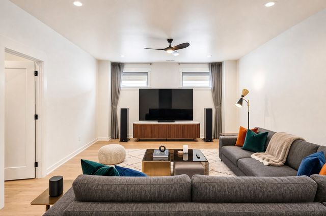 1112 Caldwell Ln, Nashville, TN 37204