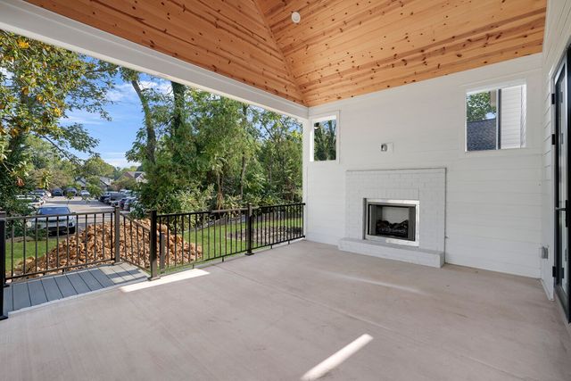 1112 Caldwell Ln, Nashville, TN 37204