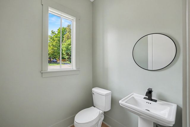 1112 Caldwell Ln, Nashville, TN 37204