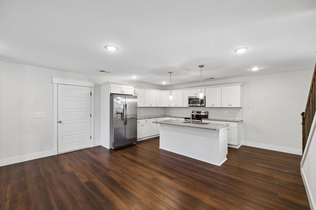 1016 Forestwood Rd, Ashland City, TN 37015