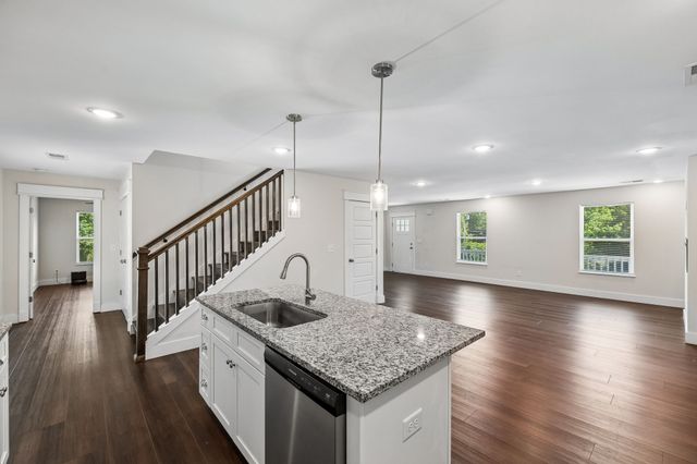 1016 Forestwood Rd, Ashland City, TN 37015
