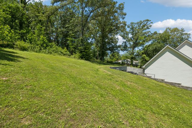 1016 Forestwood Rd, Ashland City, TN 37015
