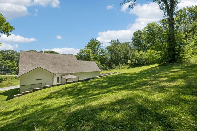 1016 Forestwood Rd, Ashland City, TN 37015