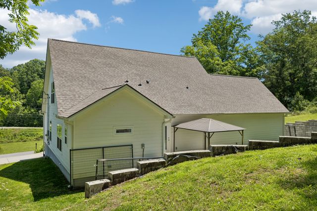1016 Forestwood Rd, Ashland City, TN 37015