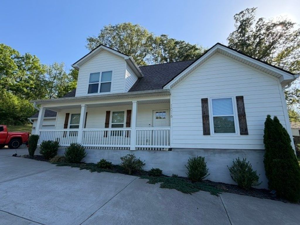 1016 Forestwood Rd, Ashland City, TN 37015