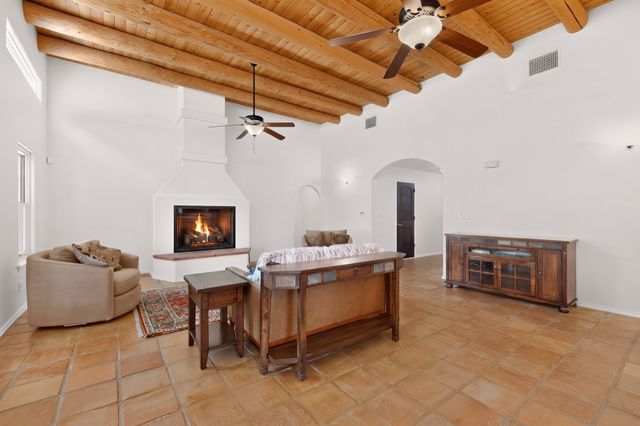 39 Cuesta Road, Santa Fe, NM 87508