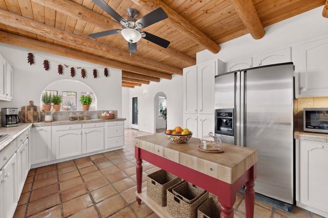 39 Cuesta Road, Santa Fe, NM 87508