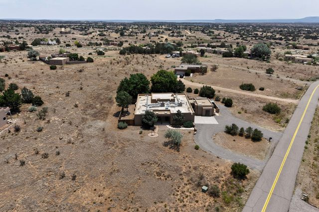 39 Cuesta Road, Santa Fe, NM 87508