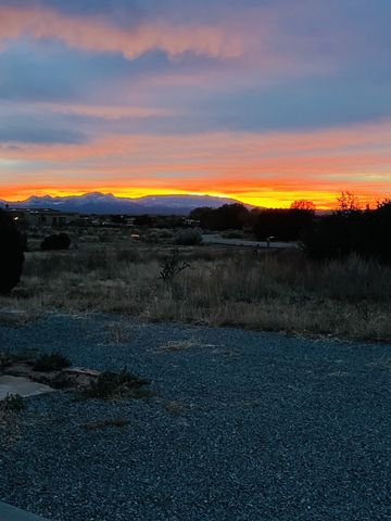 39 Cuesta Road, Santa Fe, NM 87508