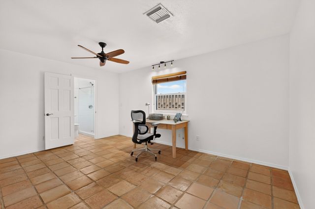 39 Cuesta Road, Santa Fe, NM 87508