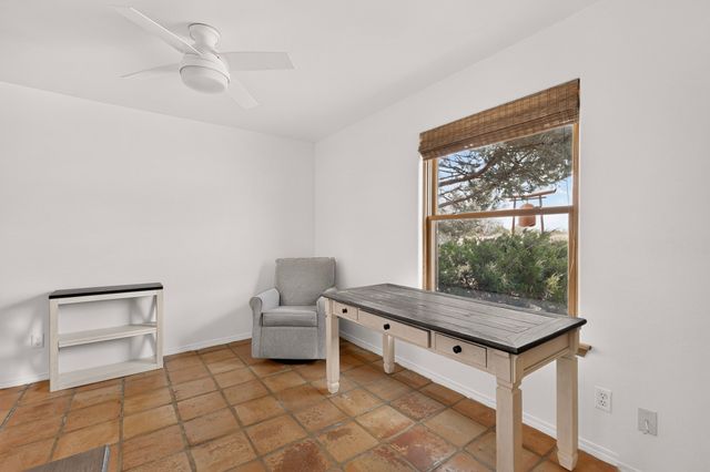 39 Cuesta Road, Santa Fe, NM 87508