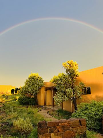39 Cuesta Road, Santa Fe, NM 87508