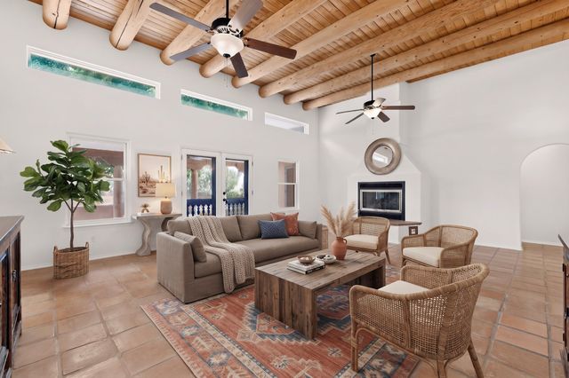 39 Cuesta Road, Santa Fe, NM 87508