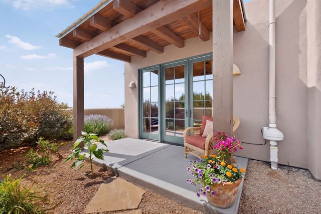 39 Cuesta Road, Santa Fe, NM 87508