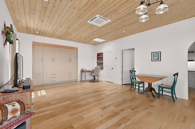 39 Cuesta Road, Santa Fe, NM 87508