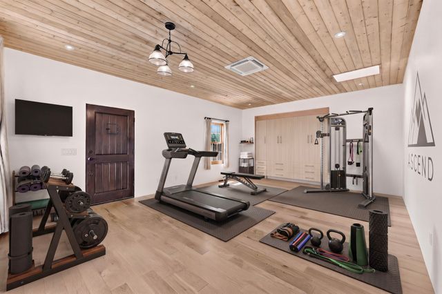 39 Cuesta Road, Santa Fe, NM 87508