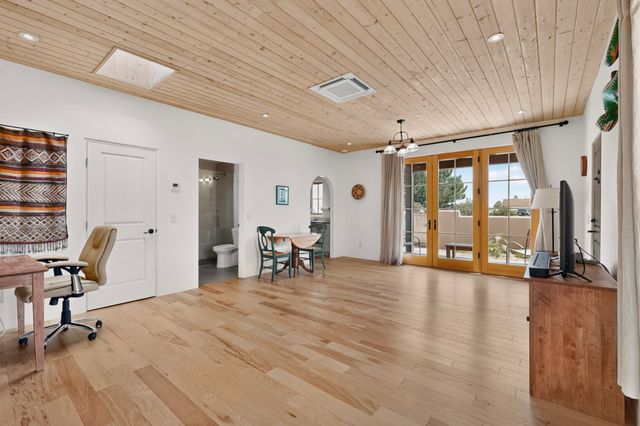 39 Cuesta Road, Santa Fe, NM 87508