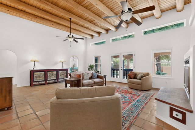 39 Cuesta Road, Santa Fe, NM 87508