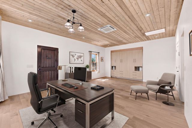 39 Cuesta Road, Santa Fe, NM 87508
