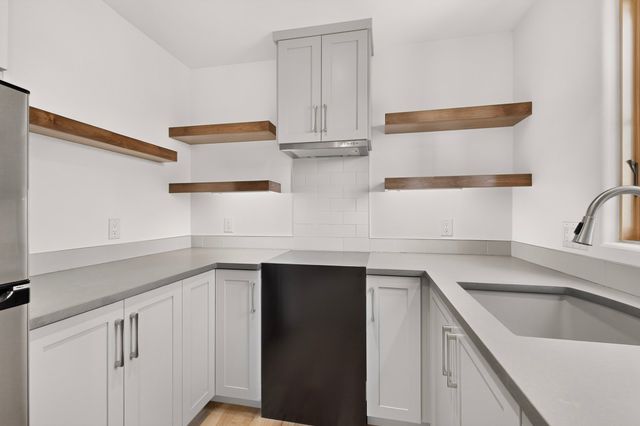 39 Cuesta Road, Santa Fe, NM 87508