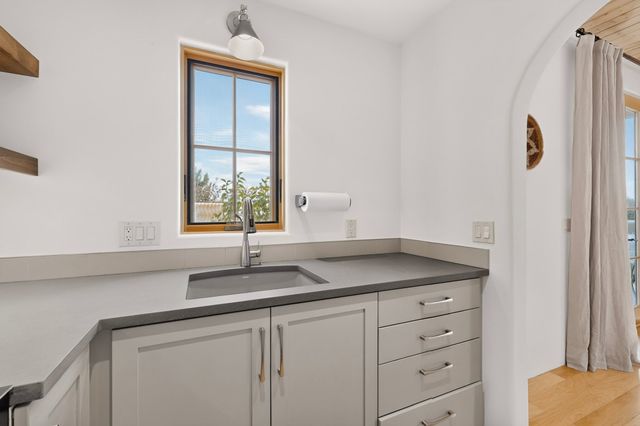 39 Cuesta Road, Santa Fe, NM 87508