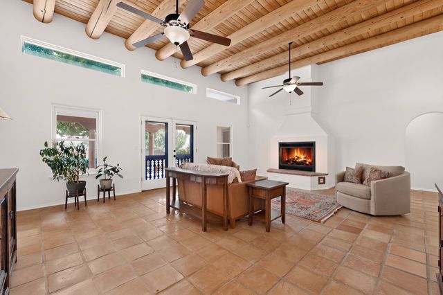 39 Cuesta Road, Santa Fe, NM 87508