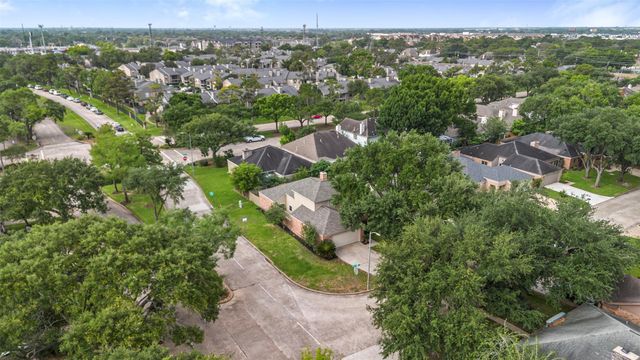 12903 Avenida Vaquero Street, Houston, TX 77077