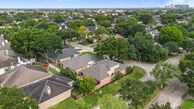 12903 Avenida Vaquero Street, Houston, TX 77077