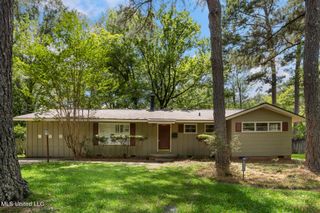 4327 Manhasset Drive, Jackson, MS 39211