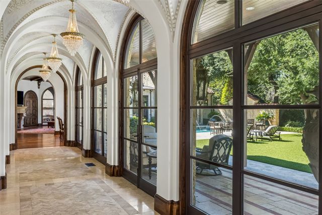 5335 Meaders Lane, Dallas, TX 75229