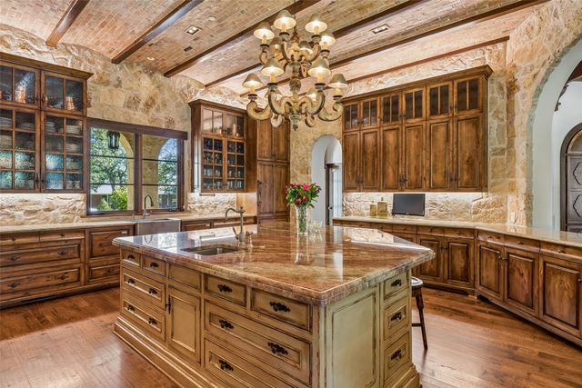 5335 Meaders Lane, Dallas, TX 75229
