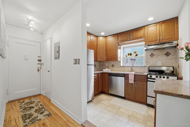 330 S Broadway B11, Tarrytown, NY 10591