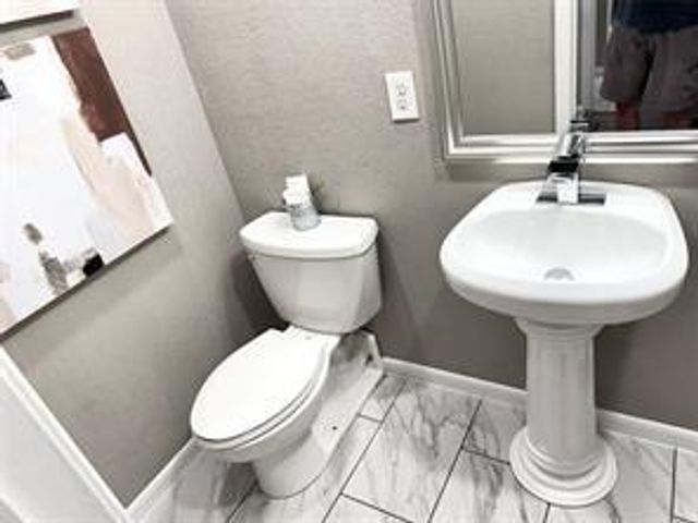 903 Roper Street, Houston, TX 77034