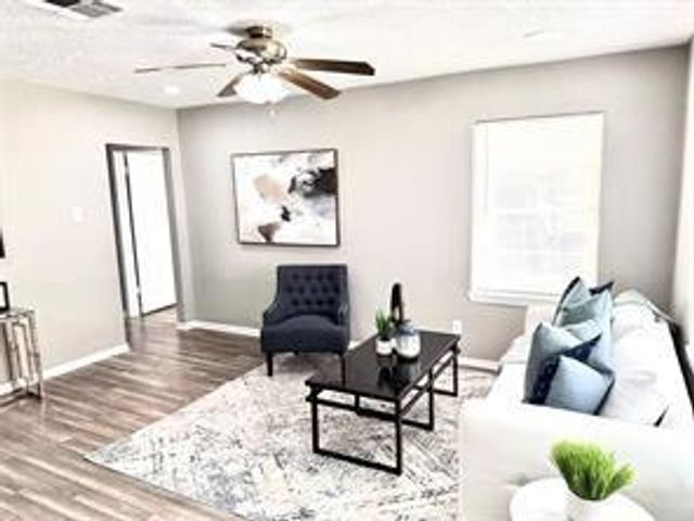 903 Roper Street, Houston, TX 77034