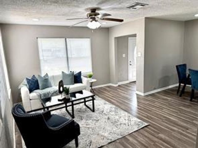 903 Roper Street, Houston, TX 77034