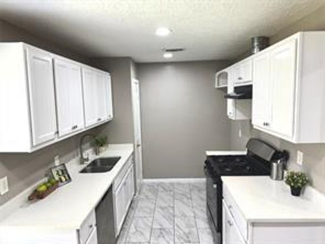 903 Roper Street, Houston, TX 77034