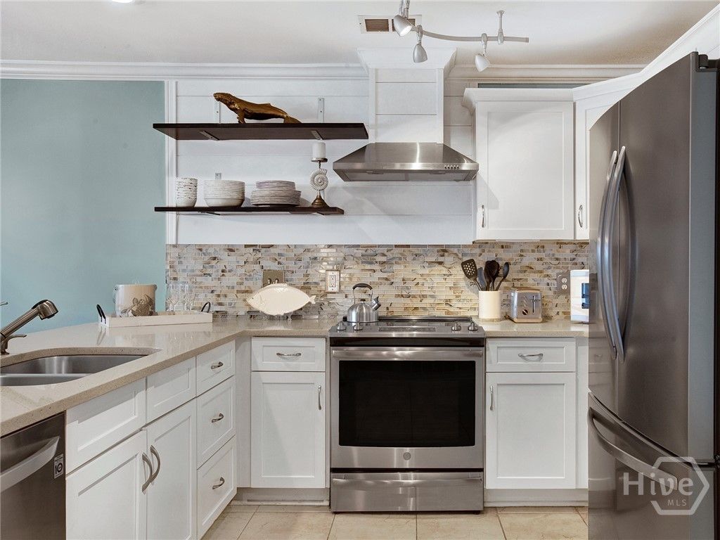 Image 13 of property listing at 1707 Strand Avenue 3, Tybee Island, GA 31328