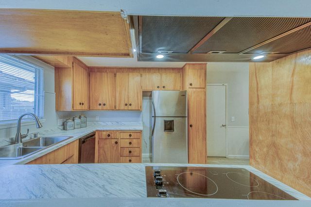 1123 San Angelo Drive, Salinas, CA 93901