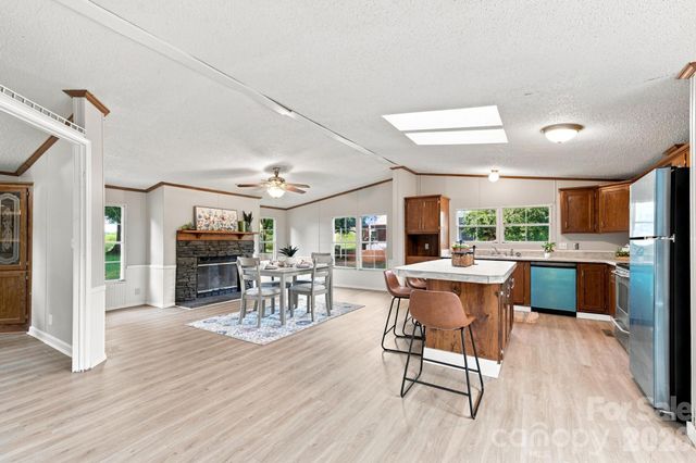 3159 Ward Green Street, Lenoir, NC 28645